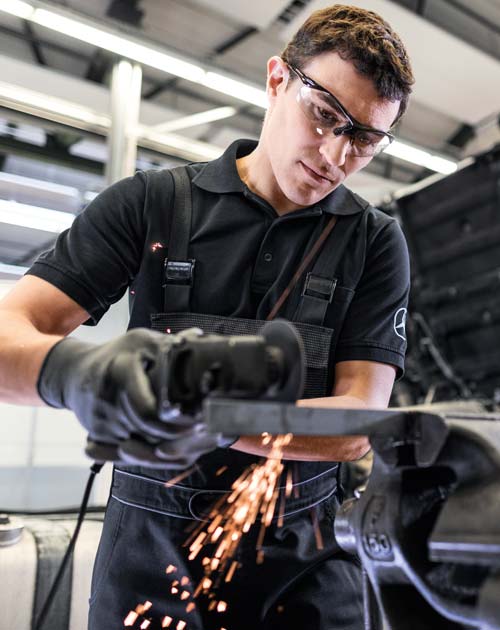 Ausbildung zum Kfz-Mechatroniker Schwerpunkt Nutzfahrzeugtechnik (w/m/d)